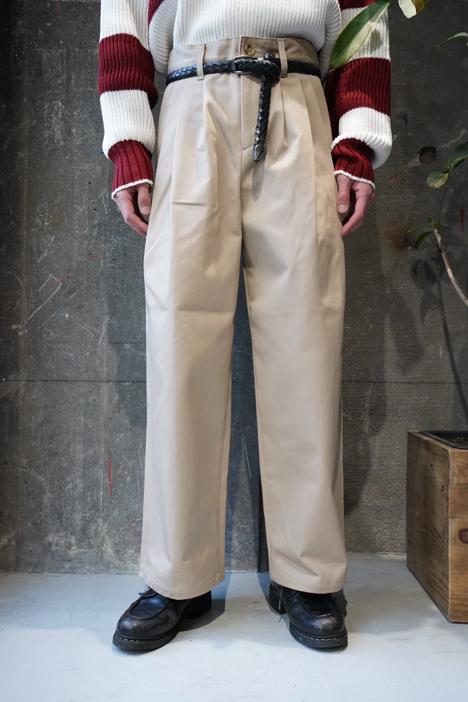 3TUCK CHINO PANTS (BEIGE)