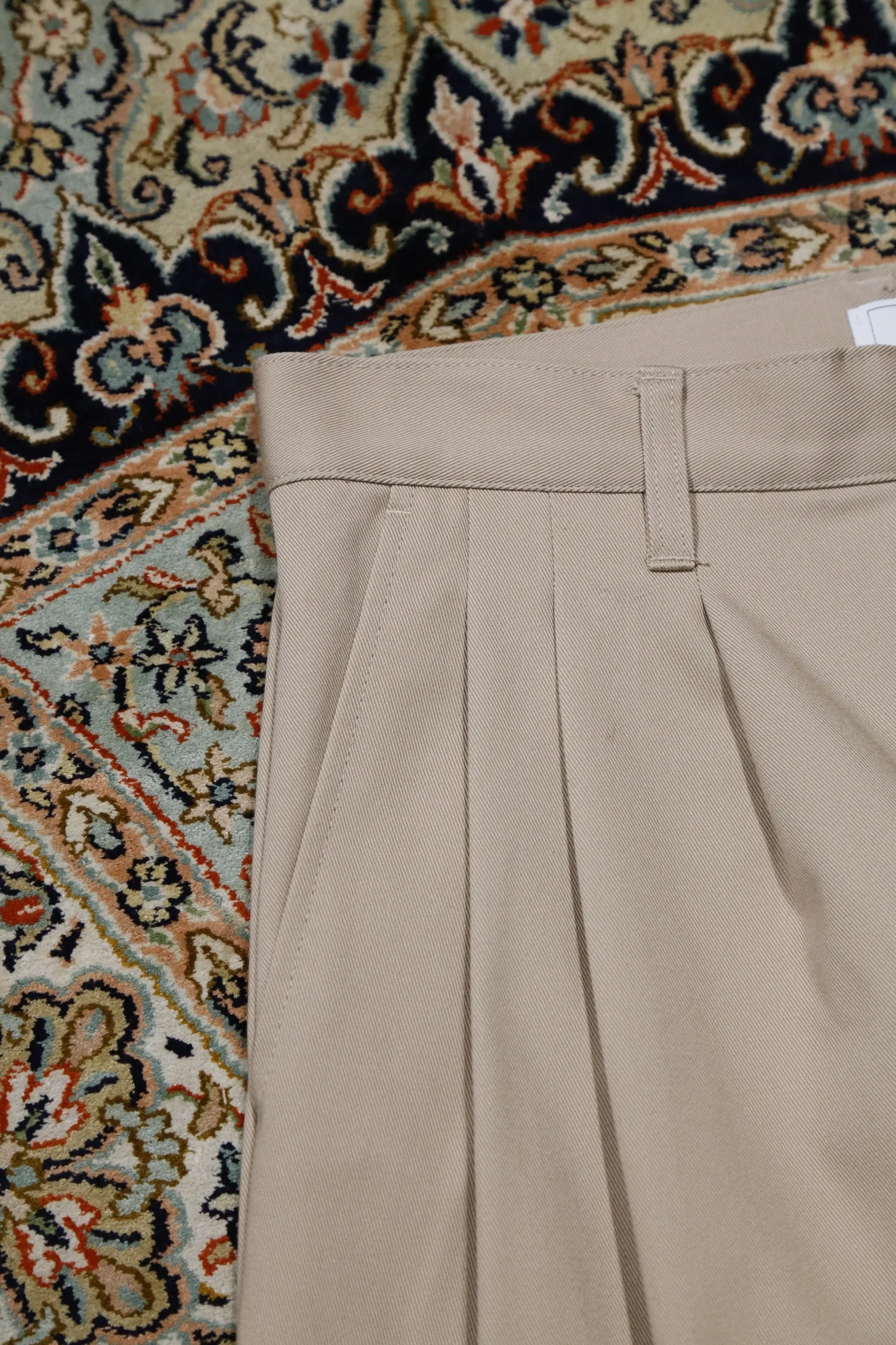 3TUCK CHINO PANTS (BEIGE)
