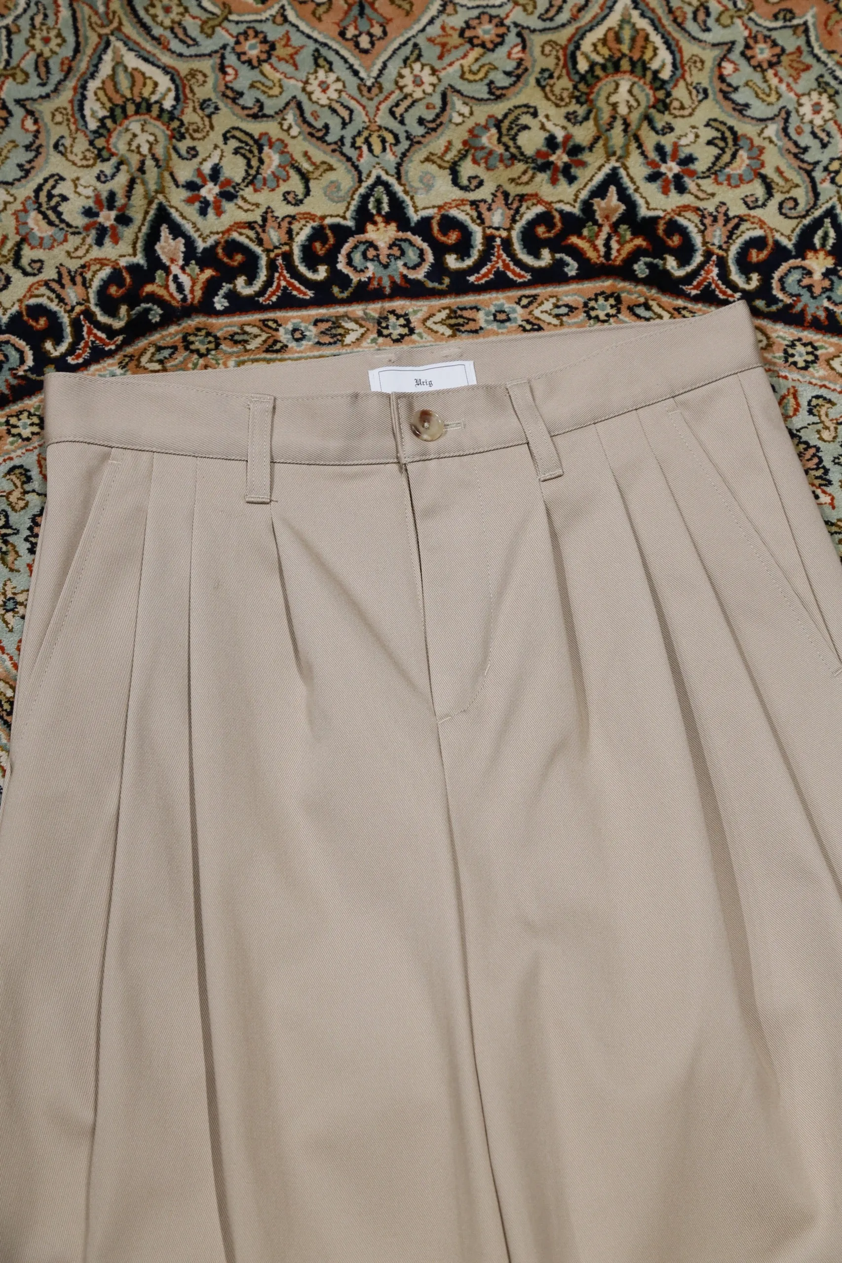3TUCK CHINO PANTS (BEIGE)