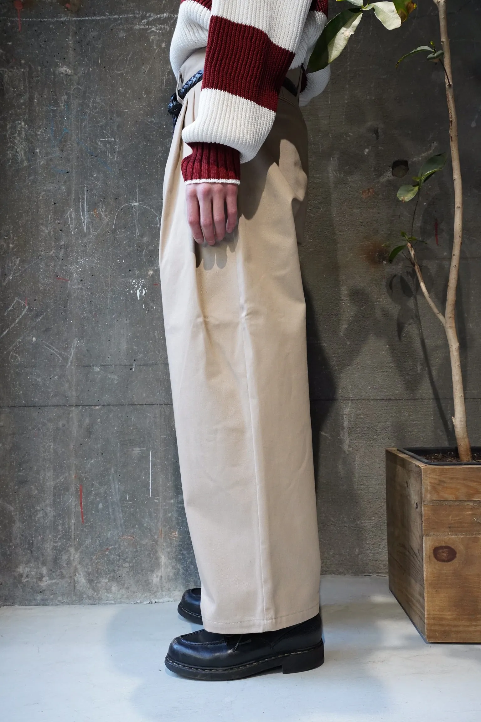 3TUCK CHINO PANTS (BEIGE)