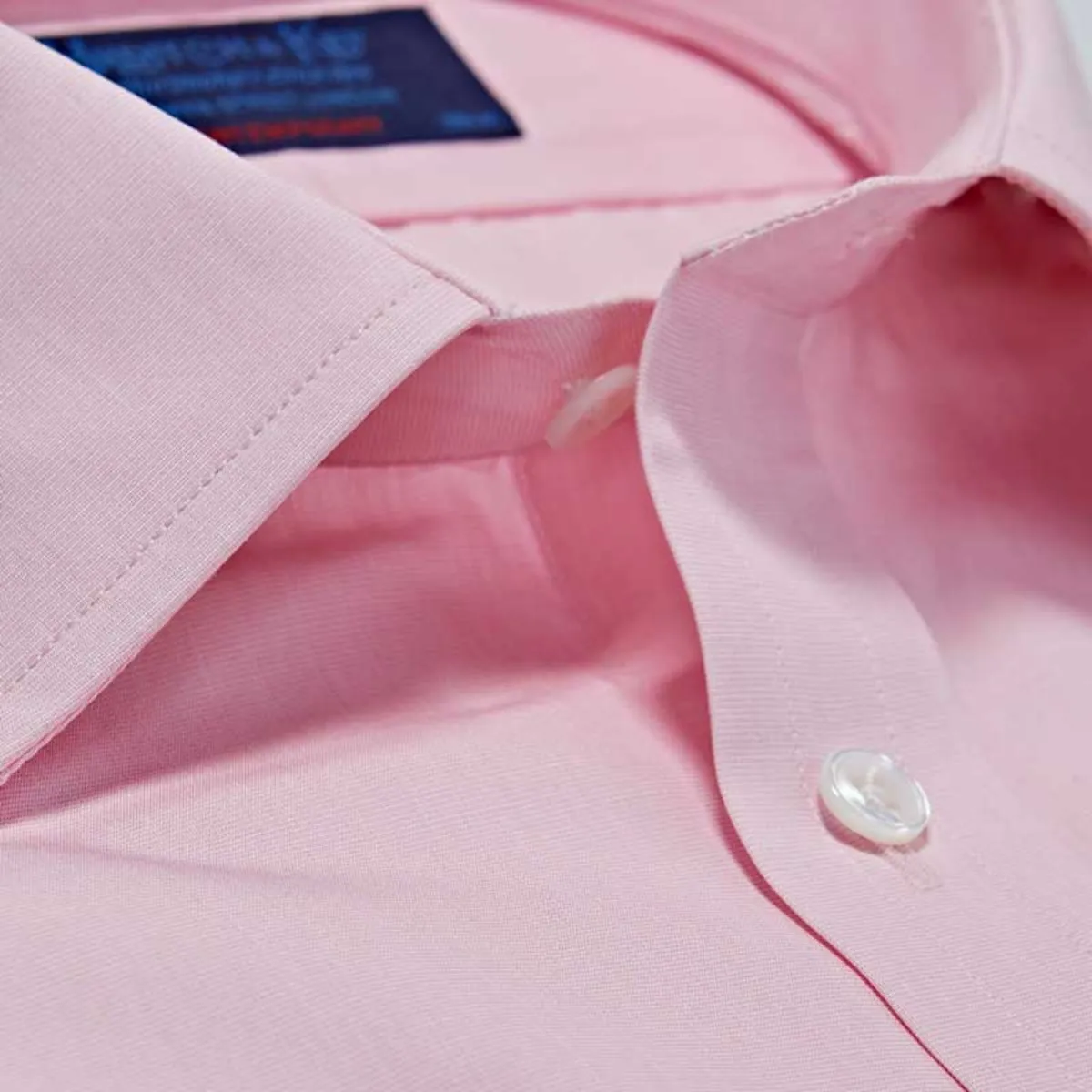 Contemporary Fit Pink End-on-End Cotton Shirt with Classic Collar & Double Cuff