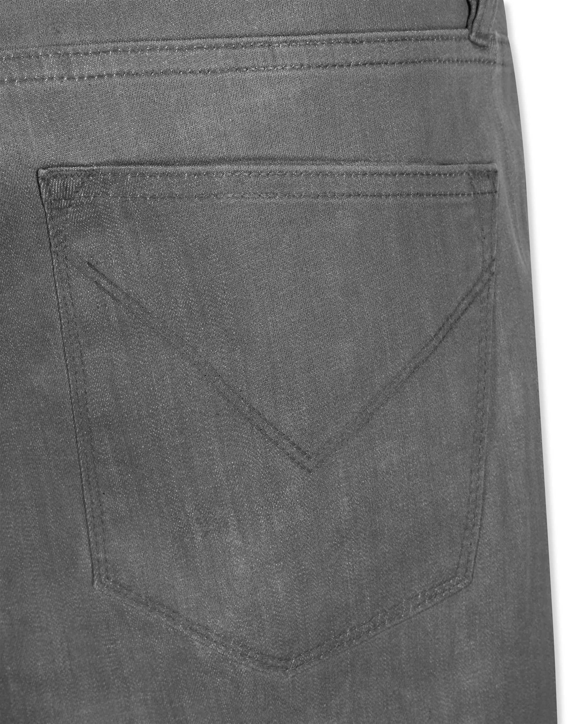 J702 Slim Coated Jean