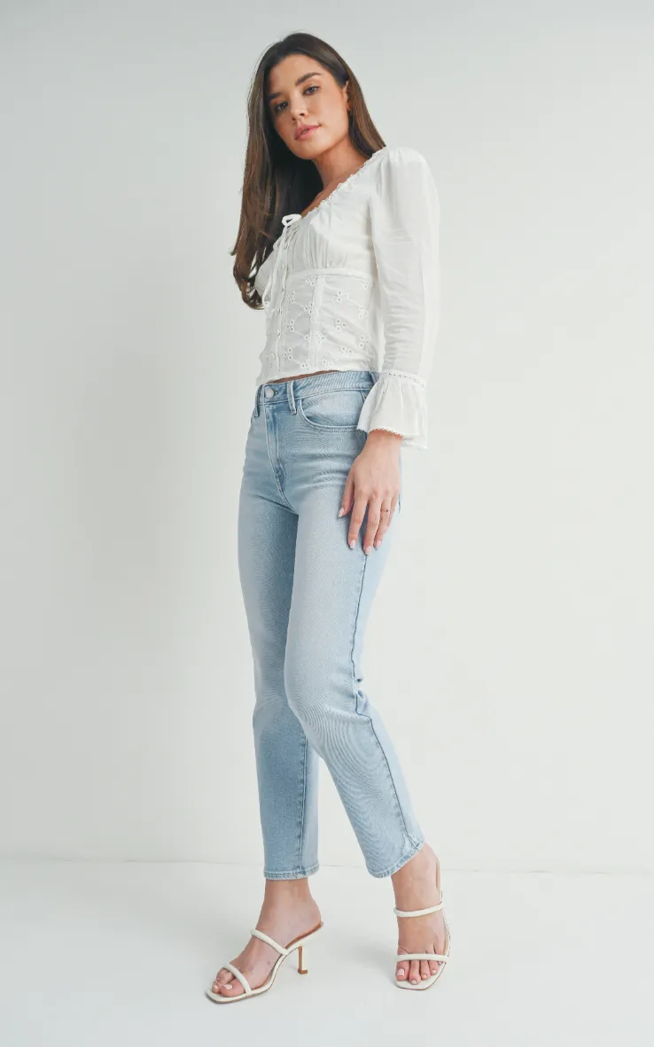 Slim Straight Distress Jean (lt denim)